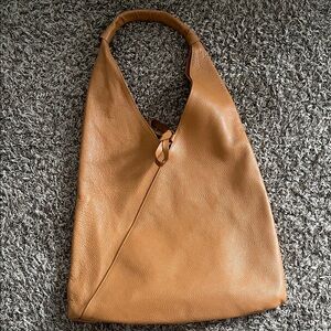 Elegant Tan Leather Hobo Bag